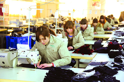 工作服廠家創(chuàng)新發(fā)展,工作服定做品質(zhì)提高用戶體驗